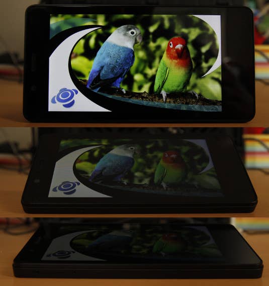 Das BQ Aquaris E4.5 Ubuntu Edition zeigt im Blickwinkel-Test deutliche Schwächen Das BQ Aquaris E4.5 Ubuntu Edition zeigt im Blickwinkel-Test deutliche Schwächen
