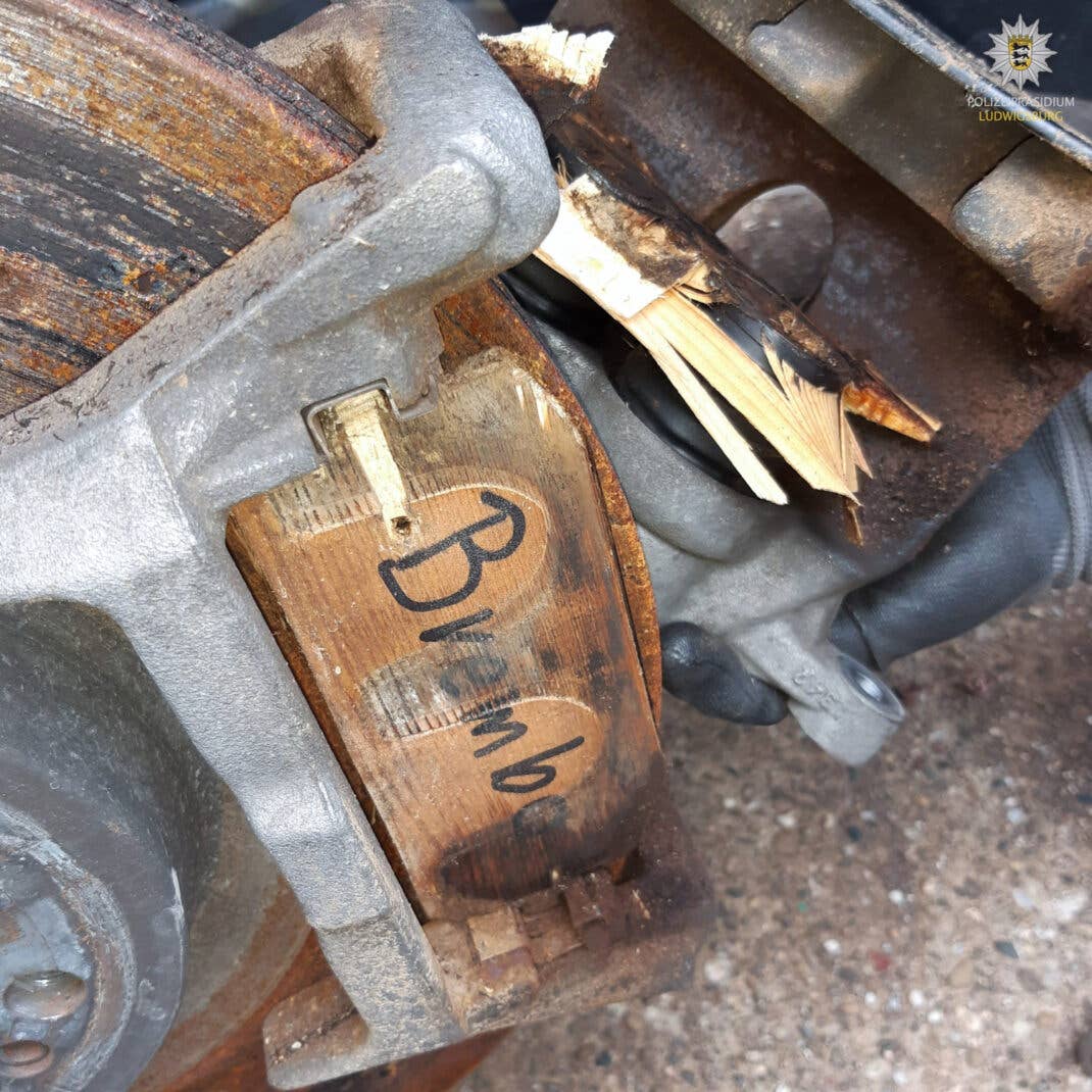 Bremsen aus Holz an einem Mercedes GLE 400