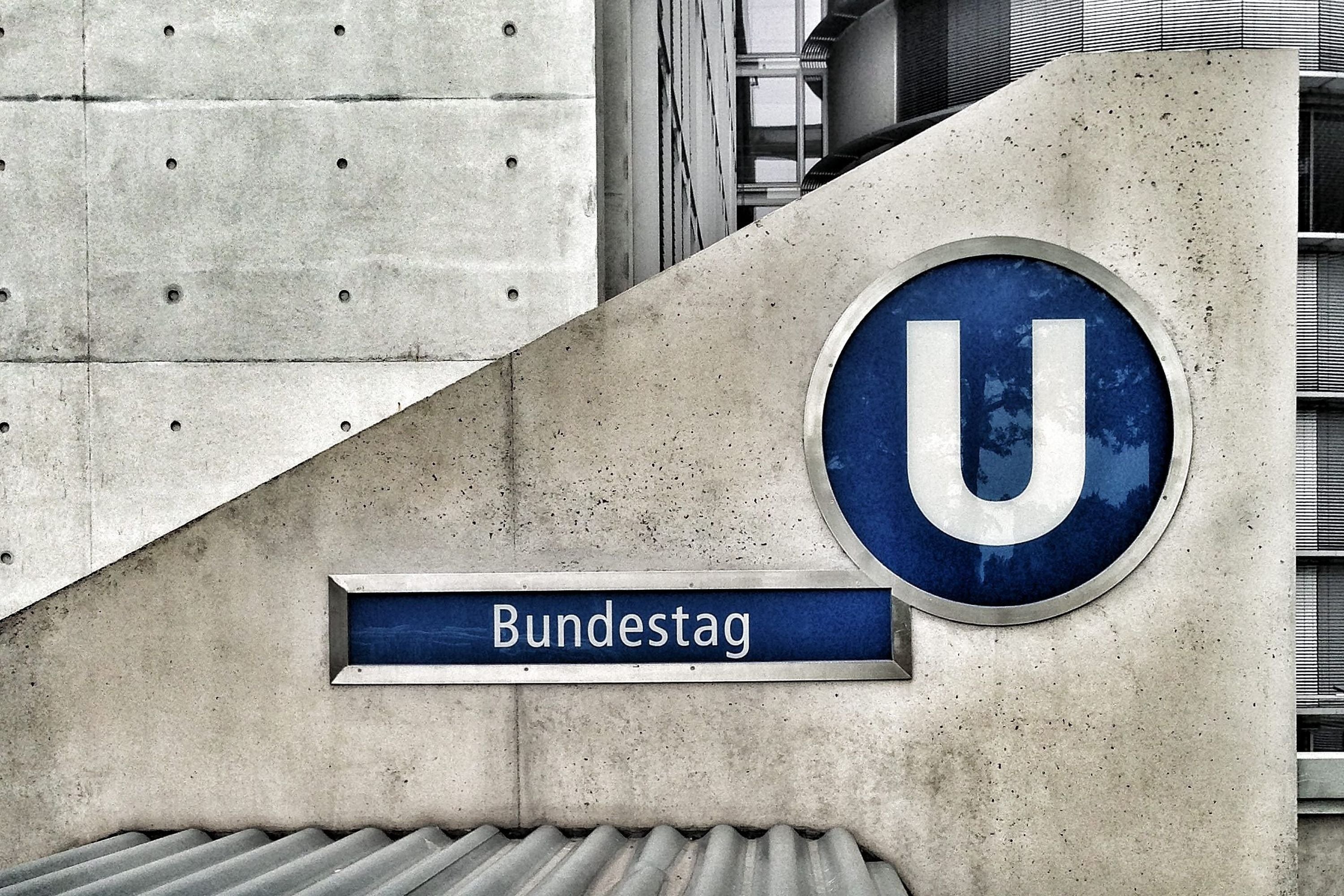 #Deutschlandticket, Glasfaser, E-Auto: Das planen Union und SPD