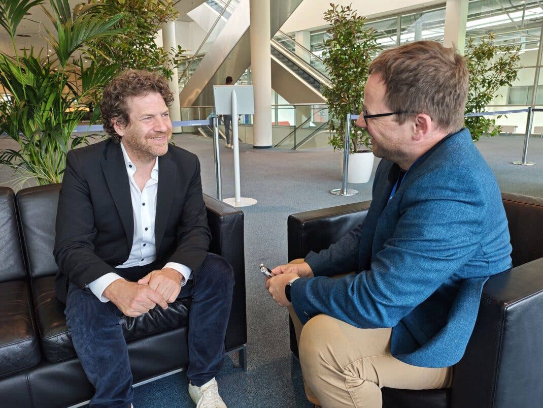 Arnim Butzen (links) im Gespräch mit Thorsten Neuhetzki