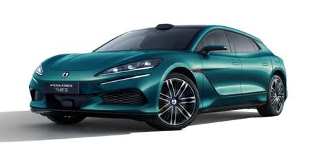 byd-denza-z9gt-seitlich-vorn-gruen