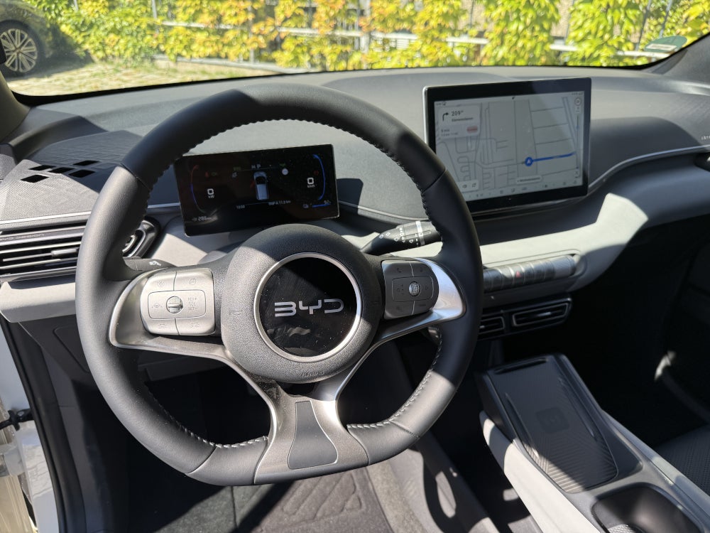 Cockpit des BYD Dolphin Surf.