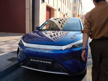 BYD Atto 3 Evo in der Frontansicht.