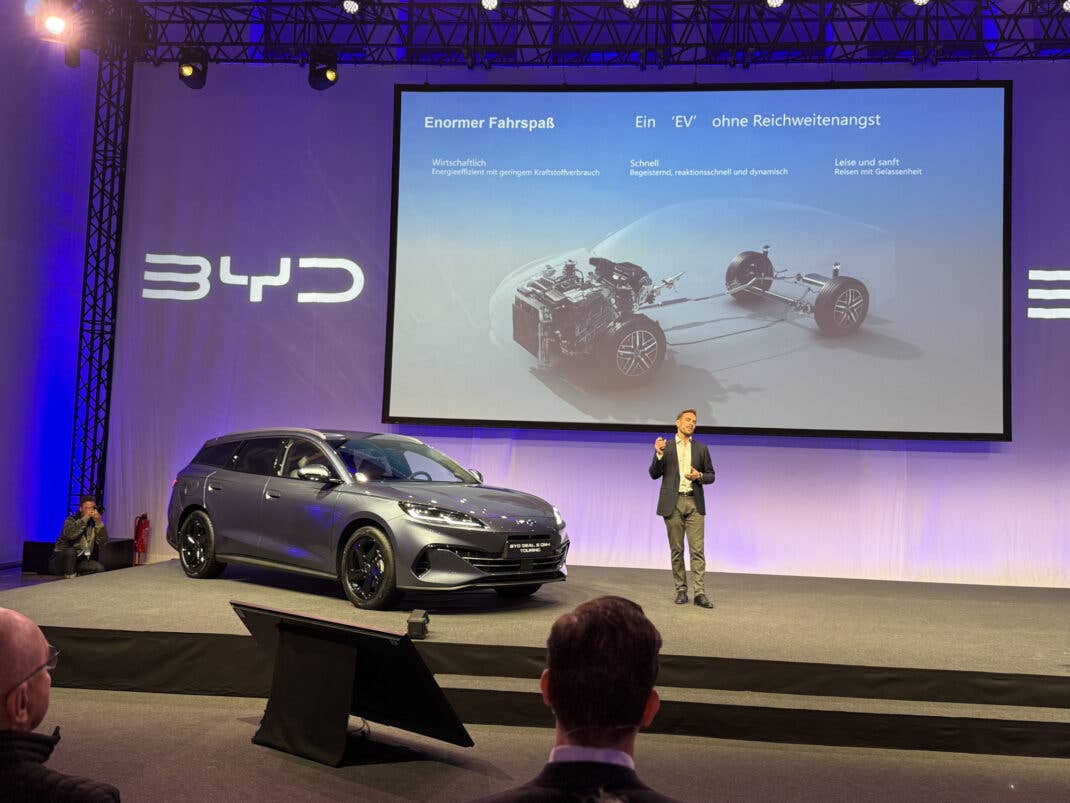 BYD Seal 6 DM-i Touring zur Premiere auf der IAA 2025 in München.