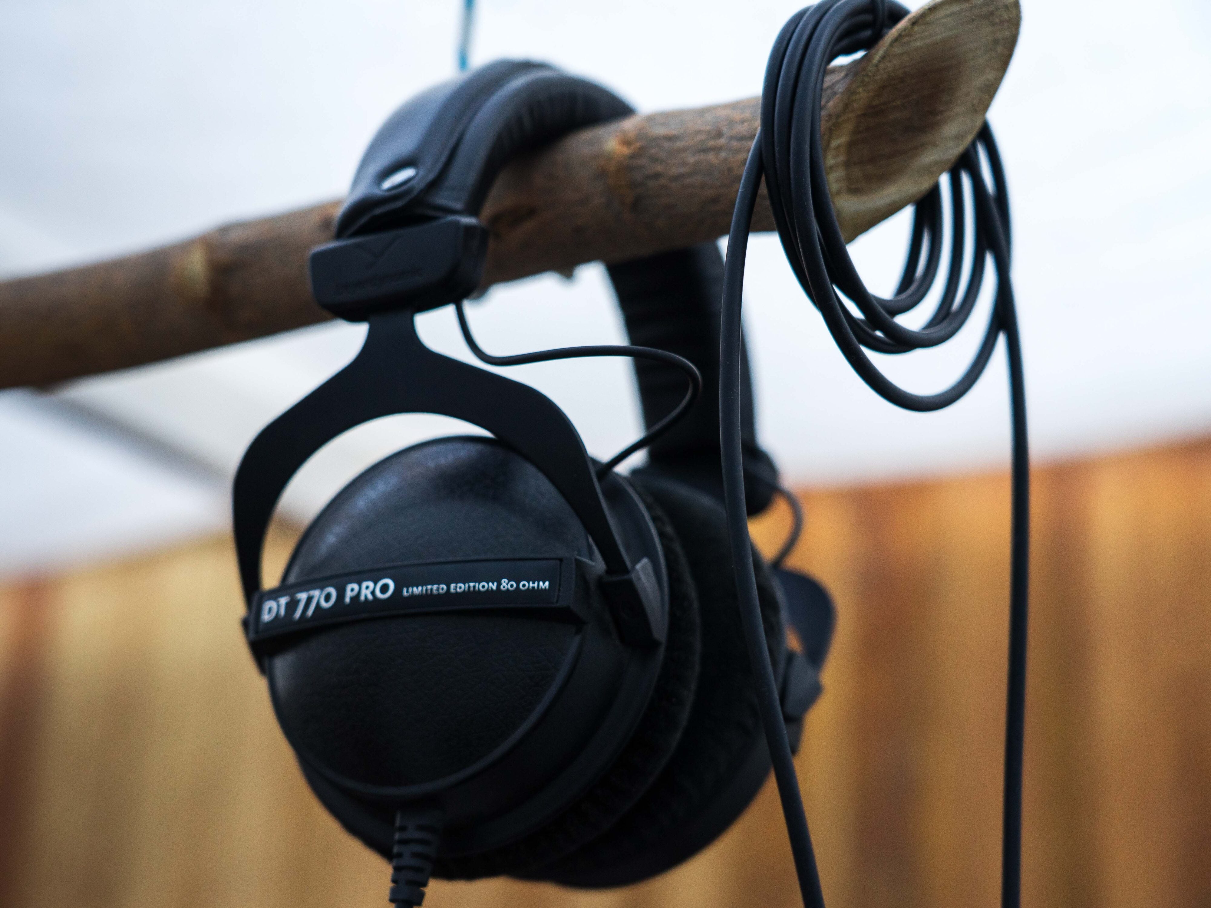 Bye-bye-Bluetooth-Deshalb-h-re-ich-jetzt-wieder-Musik-ber-Kopfh-rer-mit-Kabel