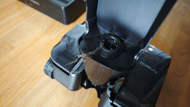 Haare im Abwasserschlauch des Tineco Floor One S9 Artist Boost Steam