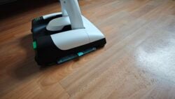 Je niedriger die Befeuchtungsstufe, desto schneller ist der Boden wieder trocken. VK7 Kobold Vorwerk Saugwischer