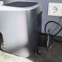 Airfryer von hinten mit Kabelaufwicklung