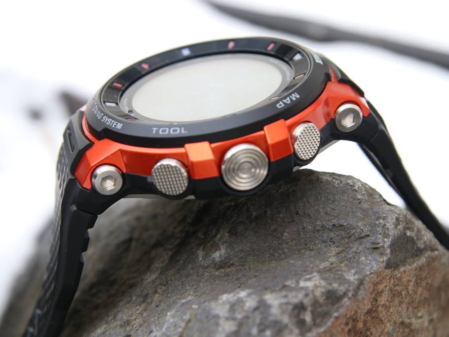 Casio Pro Trek smart WSD-F30 von der Seite