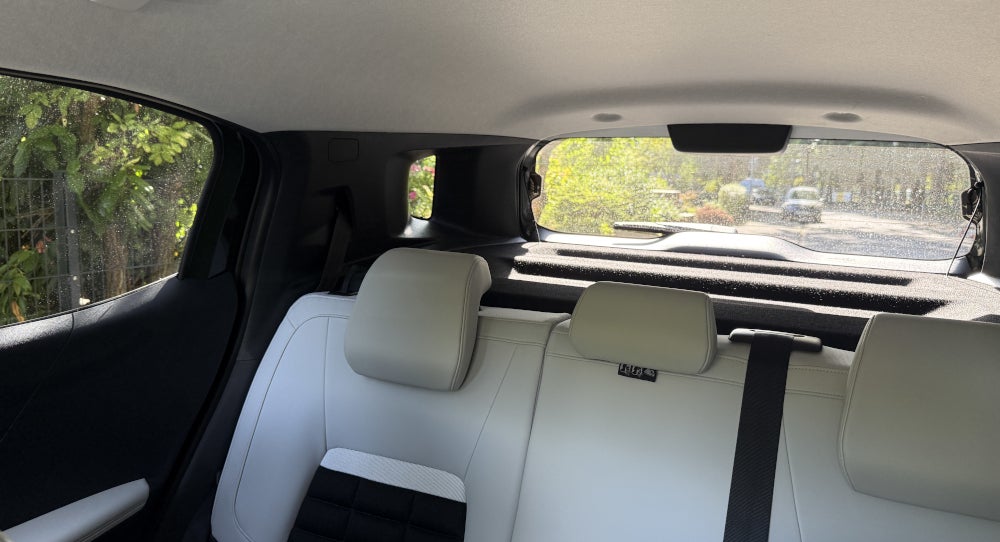 Blick nach hinten im Citroën e-C3 Aircross.