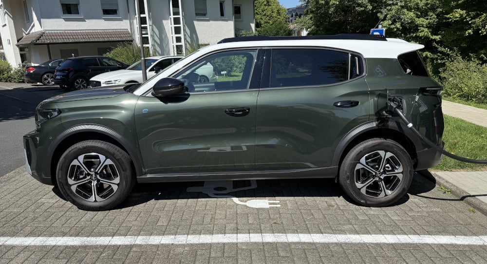 Citroën e-C3 Aircross in der Seitenansicht.