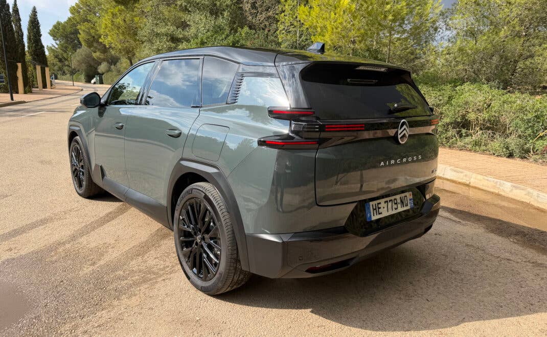 Heckansicht Citroen e-C5 Aircross.