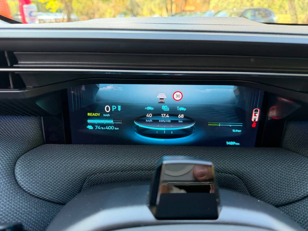 Citroen e-C5 Aircross Kombiinstrument.