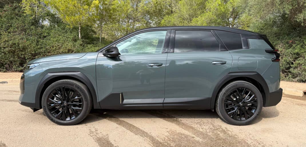 Citroen e-C5 Aircross Seitenansicht.