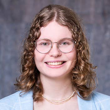 Profilbild von Corinna Oettinger, Redakteurin bei beebuzz media