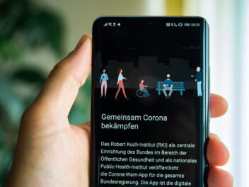 Corona-App der Bundesregierung auf einem Android-Smartphone