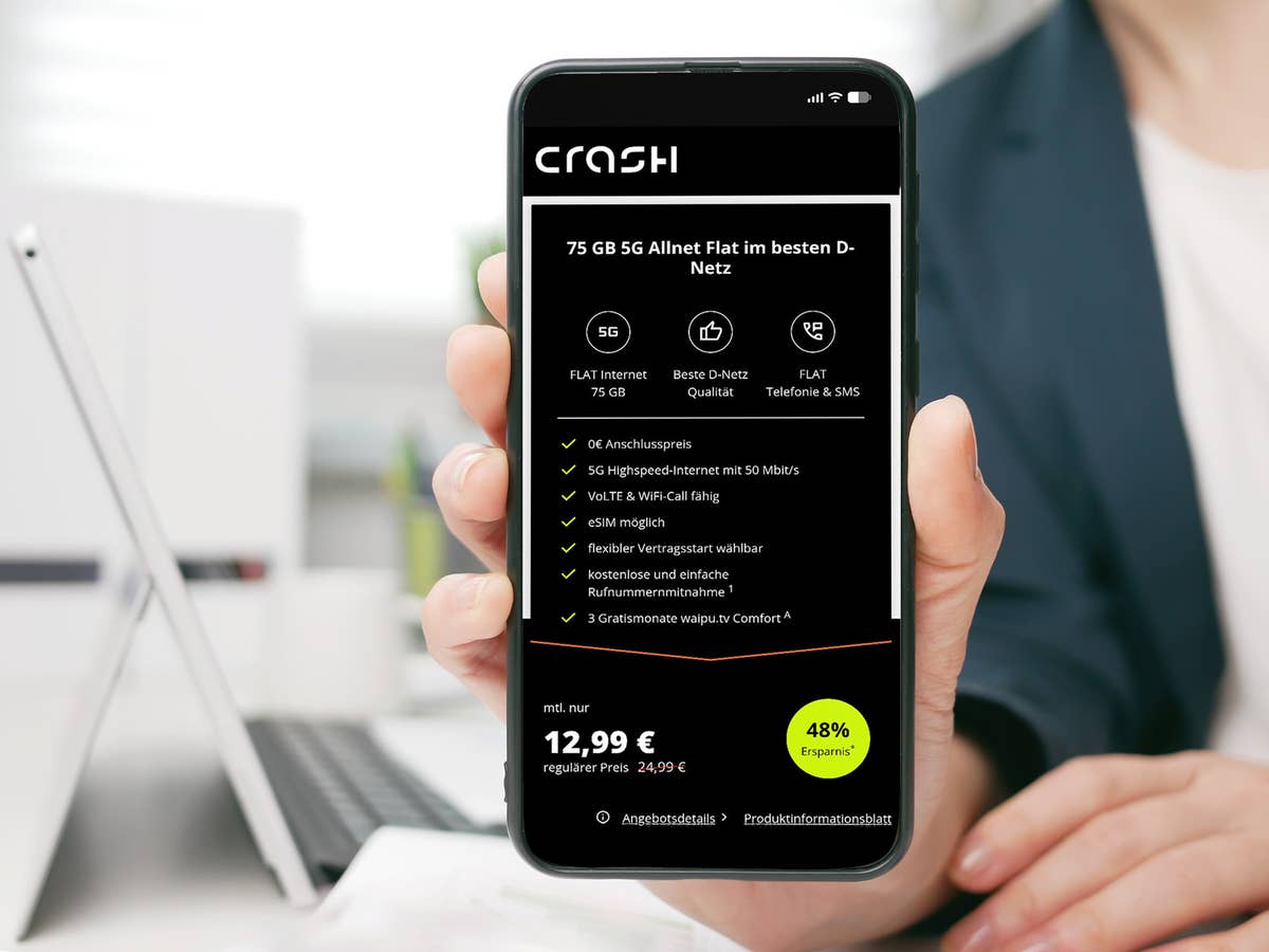 crash-black-friday-deal-2025 Person hält ein Handy in der Hand auf dem ein Angebot von Crash zu sehen ist.