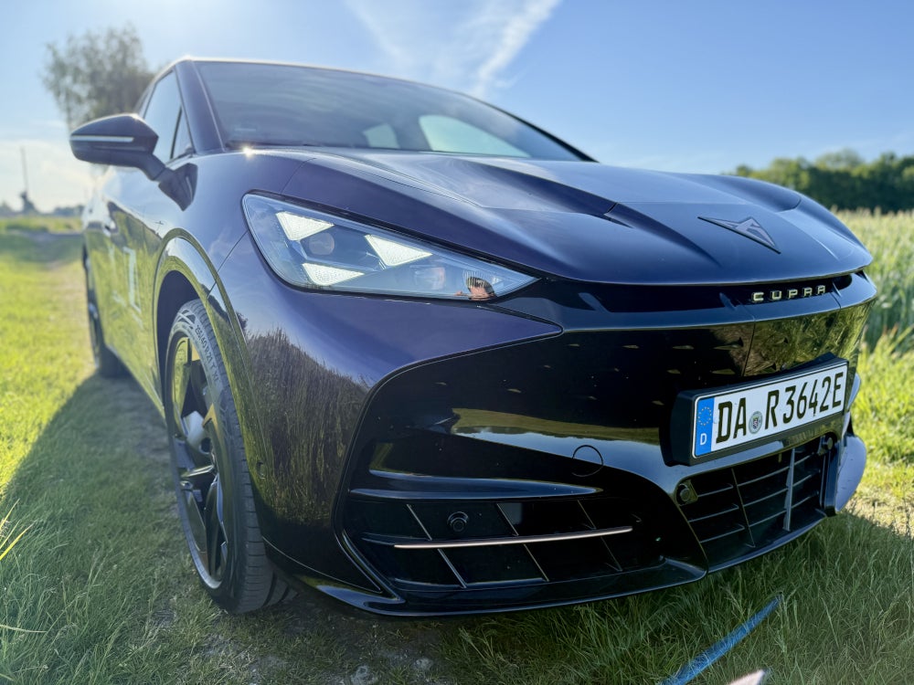 Scheinwerfer im Cupra Tavascan VZ Im Test.