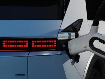 E-Auto an einer Ladesäule