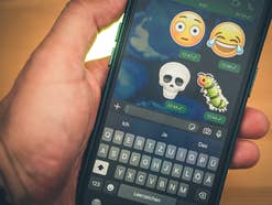 Das ist ja genial! Riesige Emojis bei WhatsApp verschicken - so geht’s