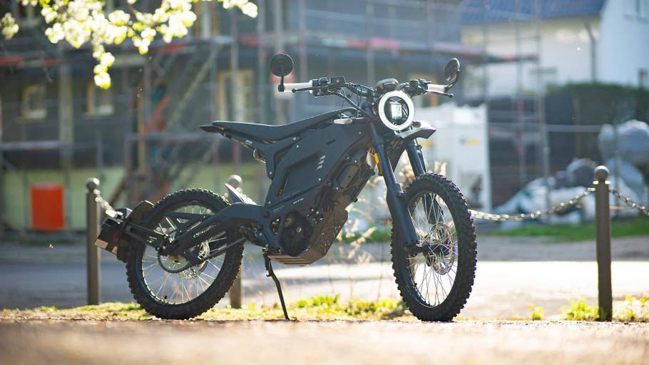 Das Niu XQI3 von der Seite