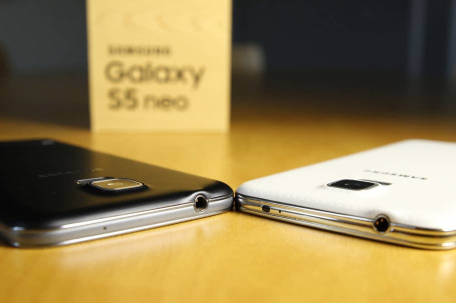 Das Samsung Galaxy S5 neo im Vergleich mit dem ehemaligen Flaggschiff Galaxy S5