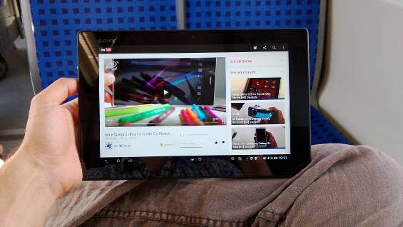 Das Tablet in der Bahn
