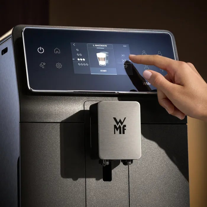 Der WMF Perfection 890L kann komfortable per Touch bedient werden