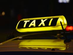 Warum diese langweilige Farbe? Deshalb sind Taxis in Deutschland beige