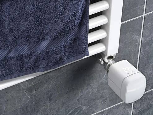Eve Thermo Heizkörperthermostat angebracht an einer Heizung