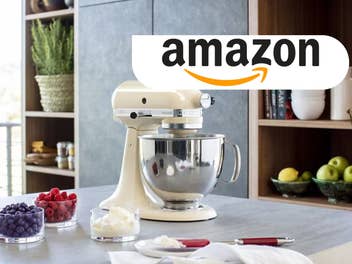 KitchenAid Artisan steht auf einer Küchenzeile