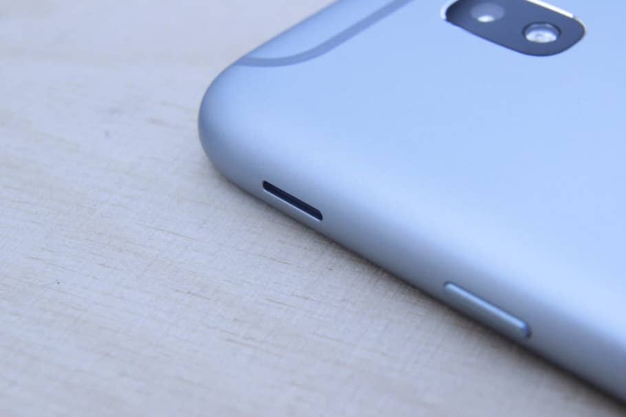 Detailaufnahmen des Samsung Galaxy J5 (2017) DUOS