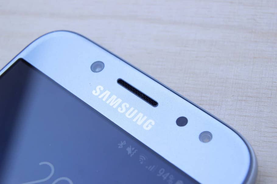 Detailaufnahmen des Samsung Galaxy J5 (2017) DUOS