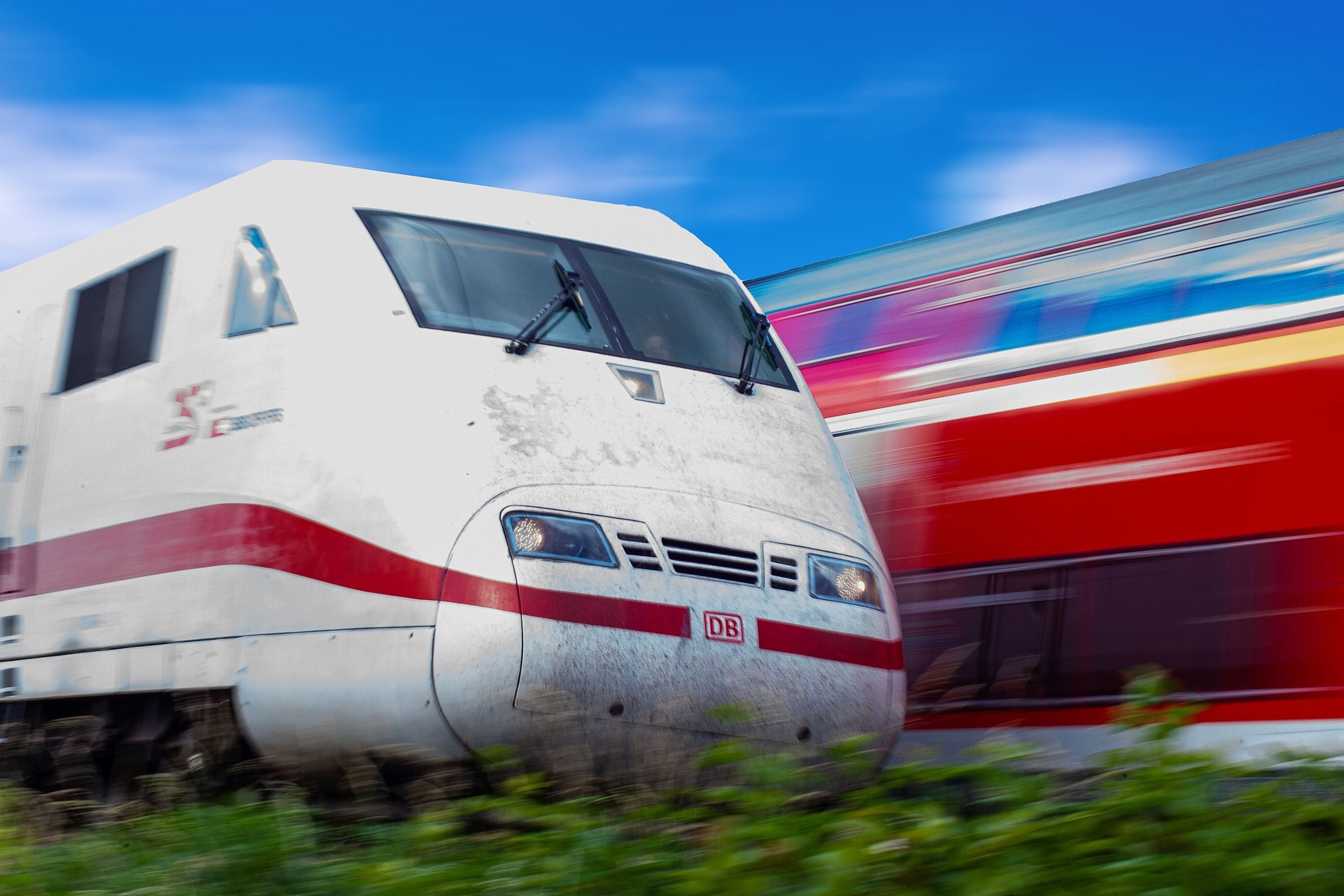 -Hiobsbotschaft-f-r-alle-Bahnreisenden-Entscheidung-zu-Handynutzung-im-Zug-gefallen