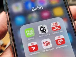 DB Strekcnagend und andere Bahn-Apps auf einem iPhone.