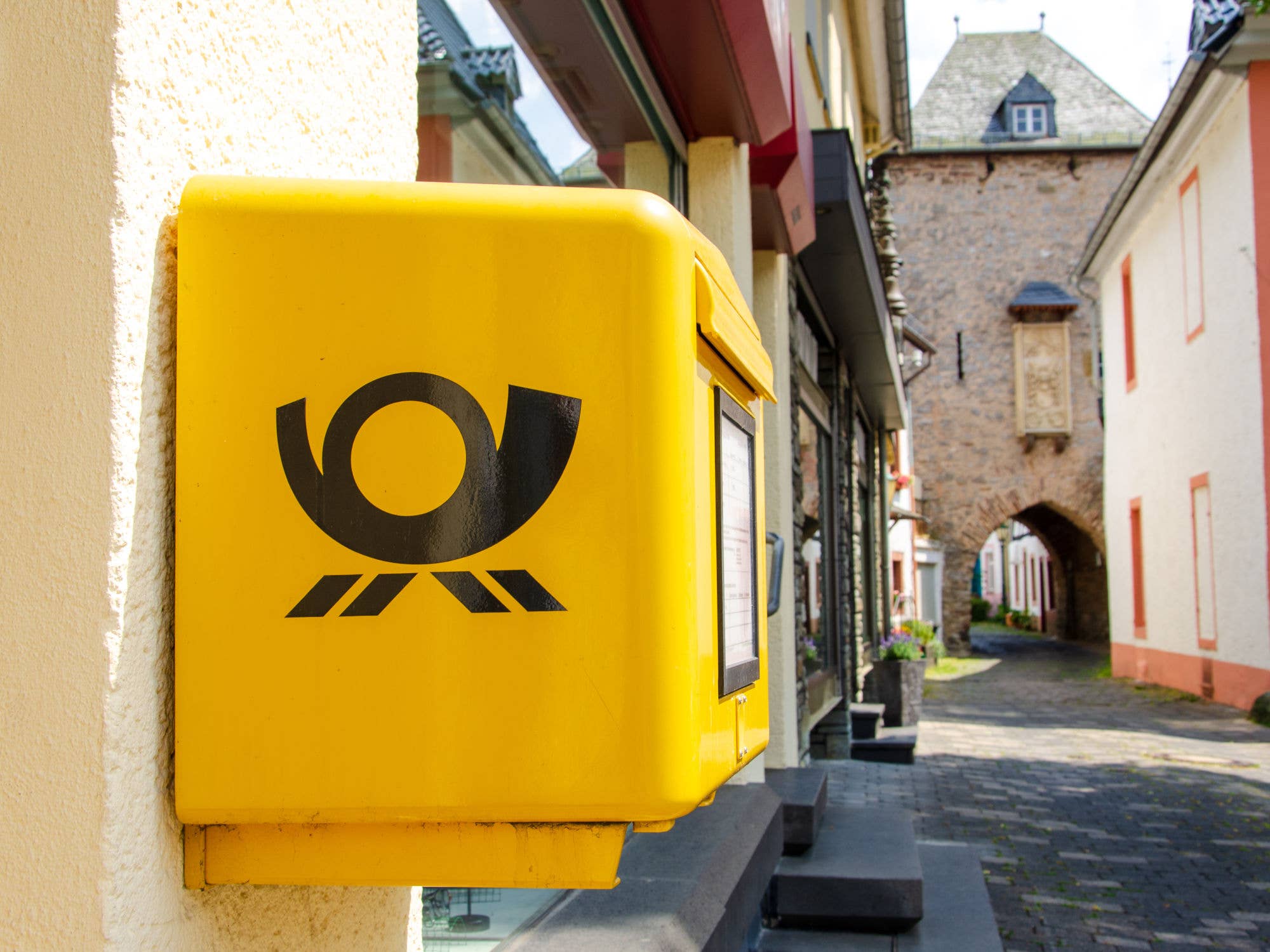 Deutsche Post erhöht 2024 das Porto für Bücher und Warensendungen