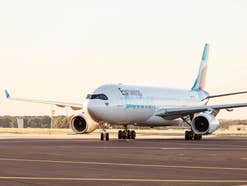 Airbus A330 von Eurowings Discover auf einem Taxiway.