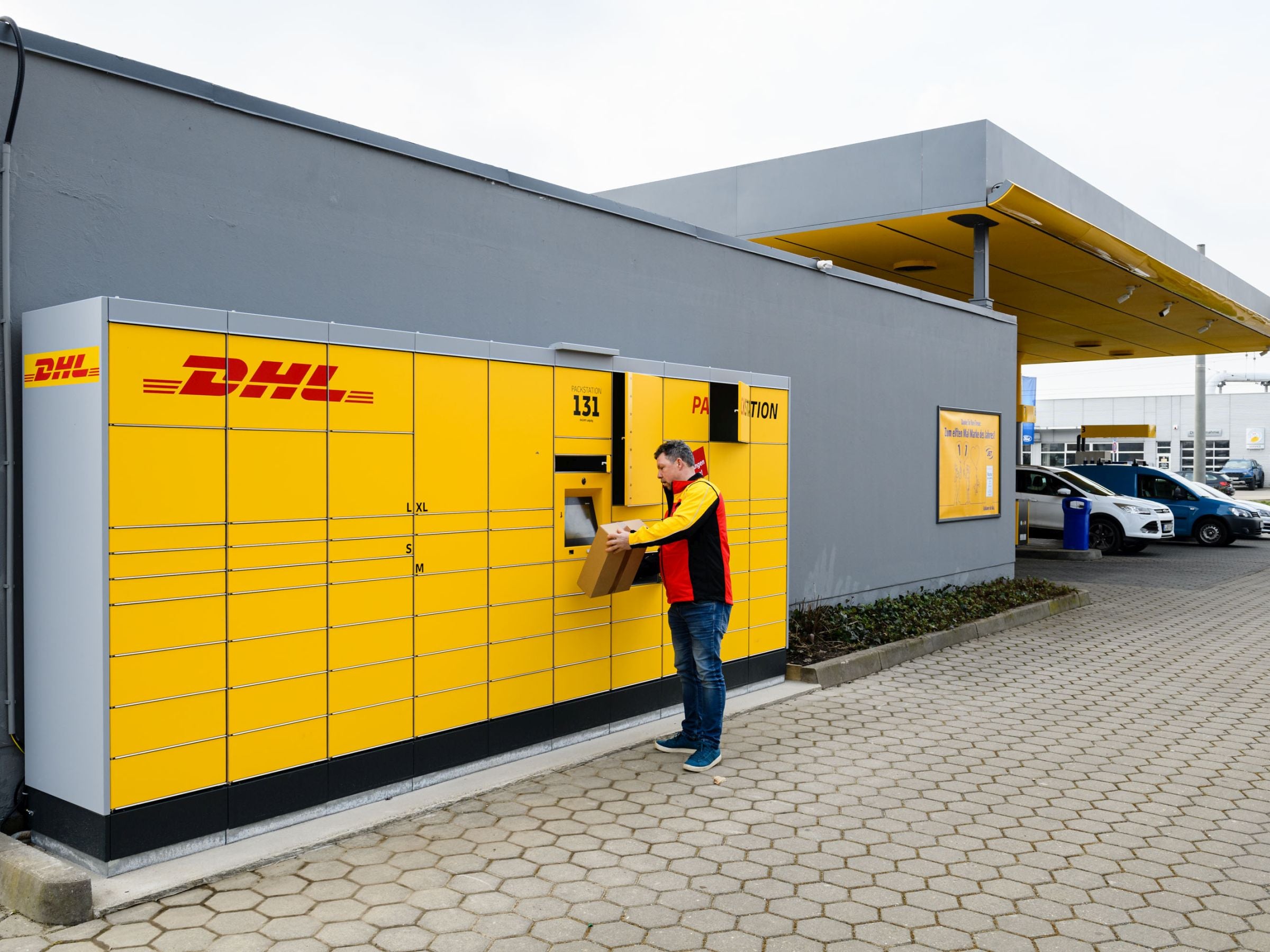 Station post. Parcel Locker DHL. Пакет DHL. Potsdam, Packstation 151, DHL. DHL Packstation.