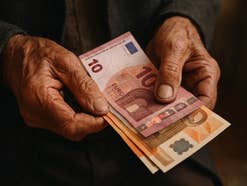 Die bittere Wahrheit bei der Rente: Warum Beamte so viel mehr bekommen als Rentner