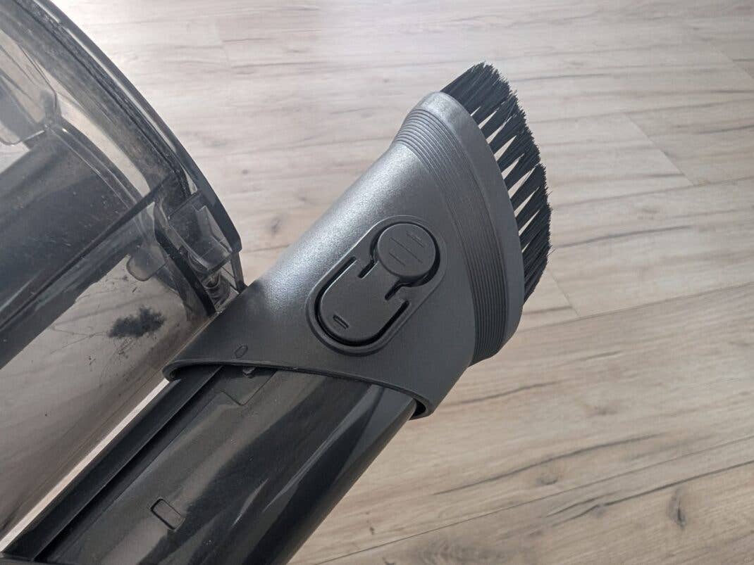 Die Bürste am Handgerät hast du immer dabei