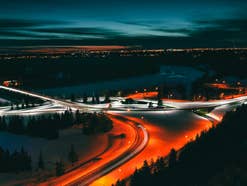 Überraschende Wende: Erste Verbote für E-Autos greifen