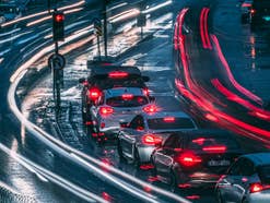 Die große E-Auto-Rechnung: Diesel und Benziner nehmen Stromer auseinander