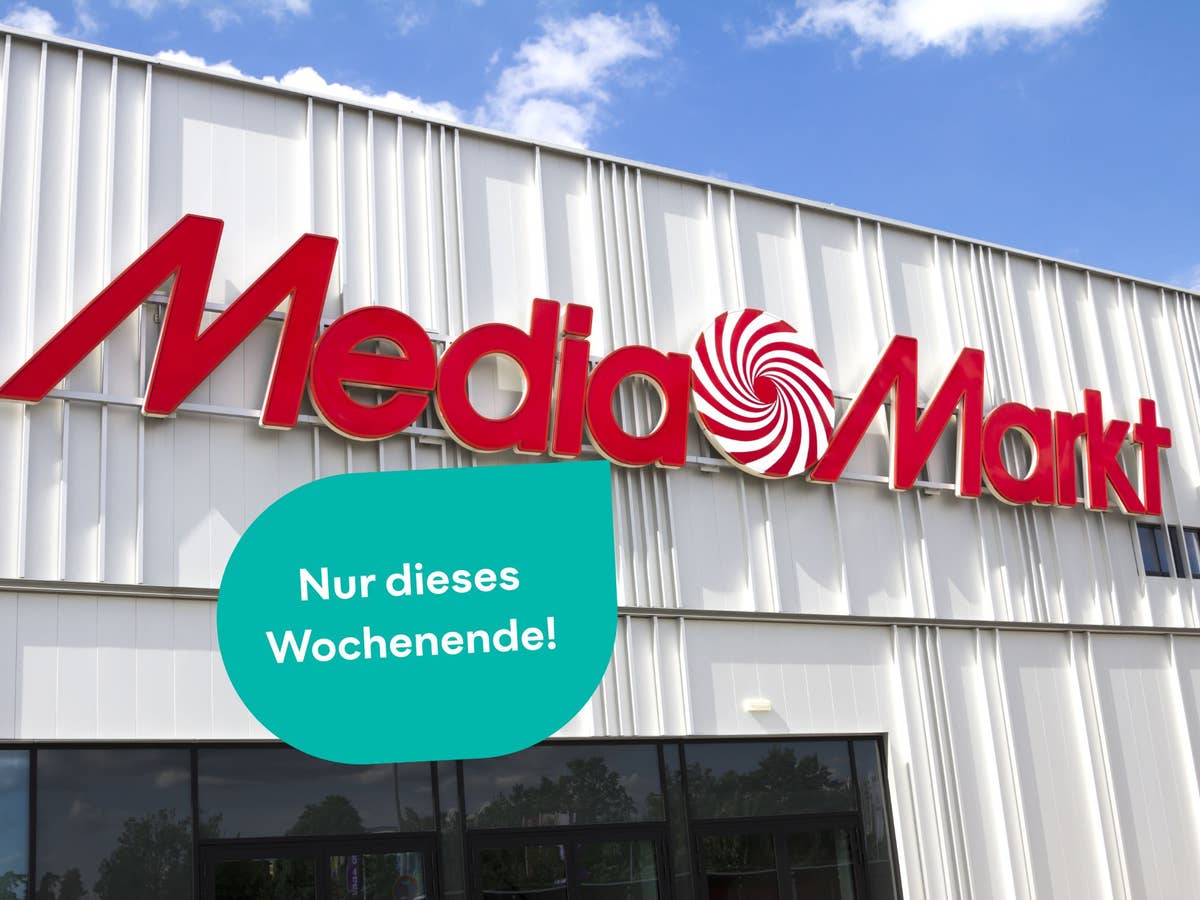 MediaMarkt-Shop in einer Innenstadt. Davor ein Text: 