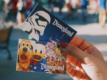 Disney+: Kunden können Disneyland jetzt gratis besuchen