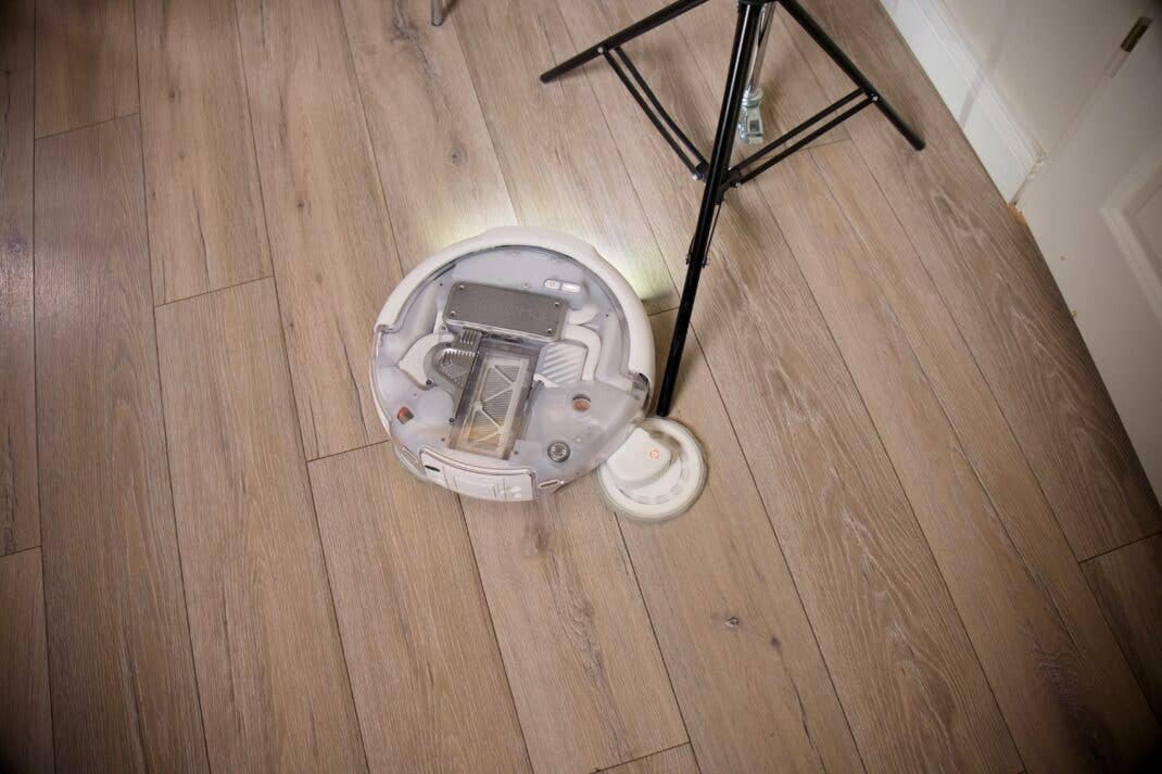 Ausgefahrenes Wischpad des DJI Romo P2