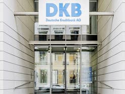 Eingang der DKB-Zentrale in Berlin