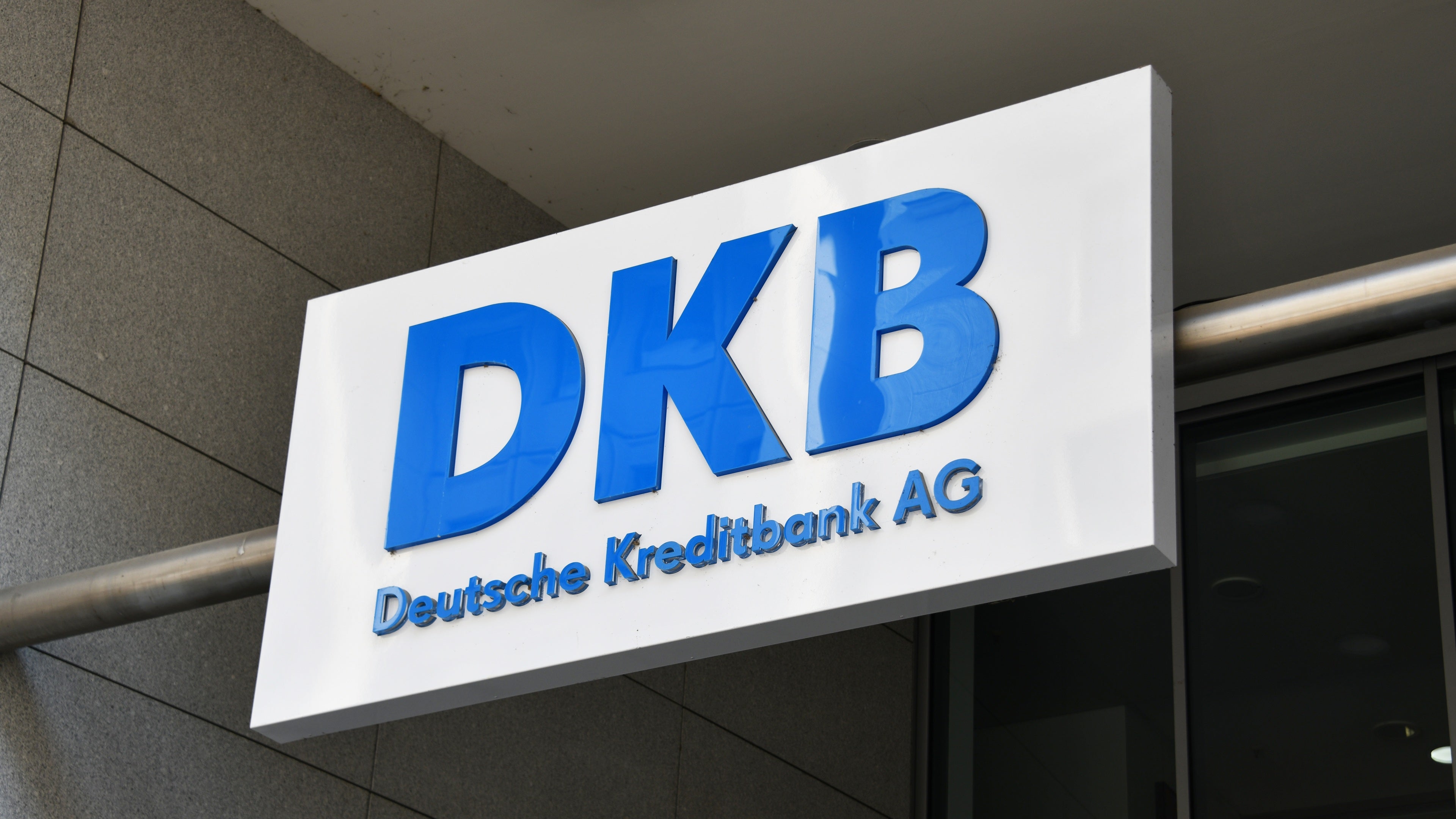 DKB-Echtzeit-berweisungen-k-nnen-jetzt-richtig-teuer-werden