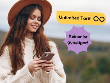 Frau mit einem Smartphone in der Hand, daneben ein Text mit 