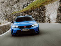 Honda Civic type R in der Frontansicht.