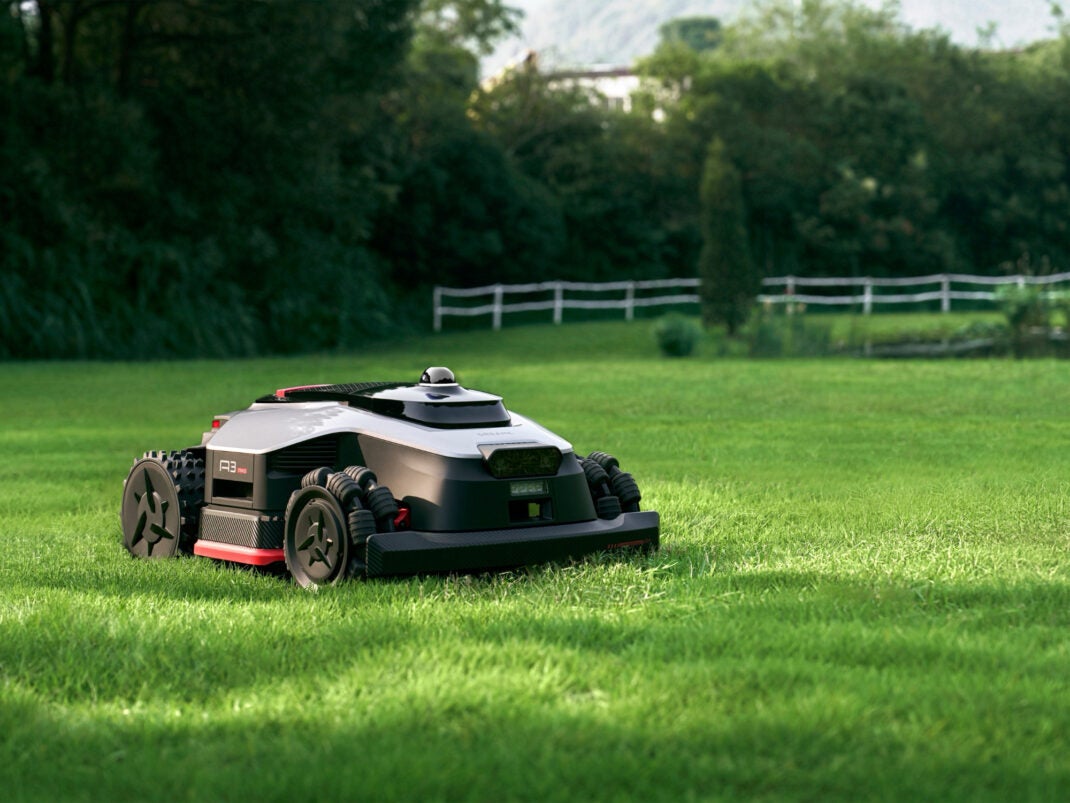 Allradantrieb und neue Navigation: Dieser Mähroboter hat Testsiegerpotenzial